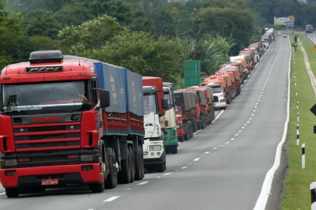 uipi_negocia____o_entre_governo_e_caminhoneiros_come__a_amanh___07082012-595372